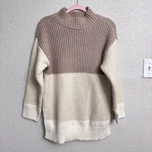 Ann Taylor Beige Colorblock Crew Neck Sweater Women’s Small S Side Slit